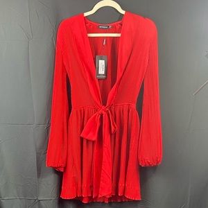 PRETTY LITTLE THINGS RED BALOON SLEEVE DEEP V NECK DRESS - SIZE 6